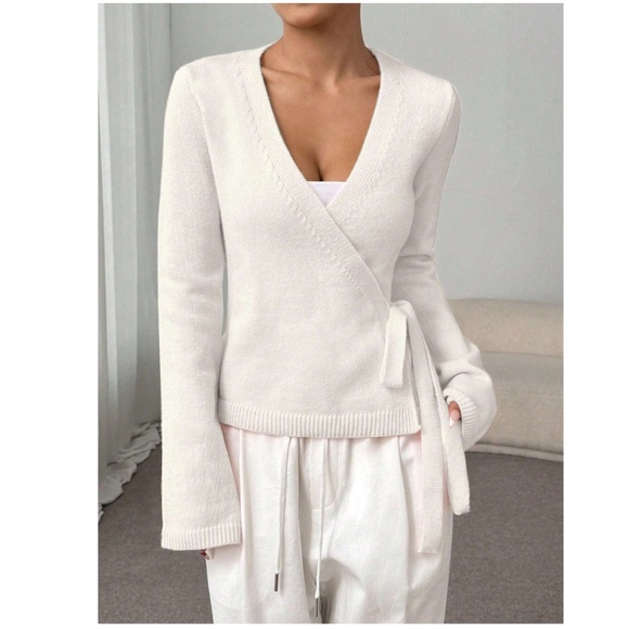 White Wrap Tie Side Cardigan Long Sleeve V-Neck - Picture 3 of 9